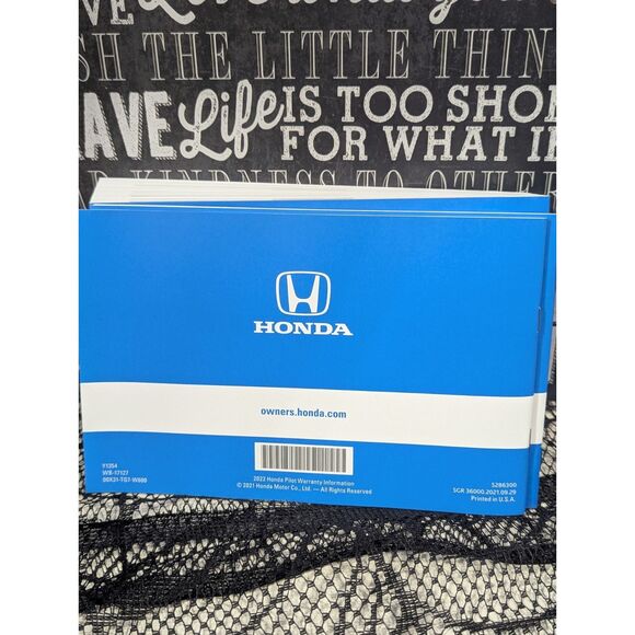 2022 Honda Pilot Owner’s Manual Set OEM | Factory Case | Complete & Mint - Picture 9 of 14
